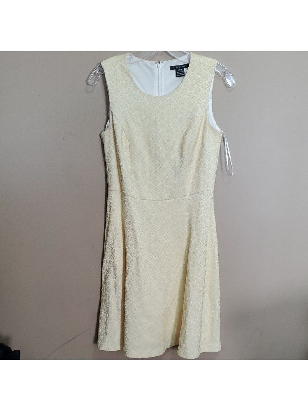 Suzy Shier Light Yellow Textured Mini Dress Size Small